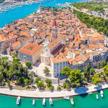 Apartment Tomi - With Beautiful View Trogir