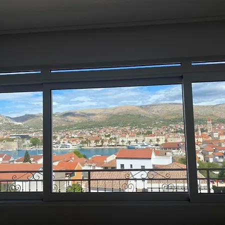 Tomi - With Beautiful View Apartment Trogir