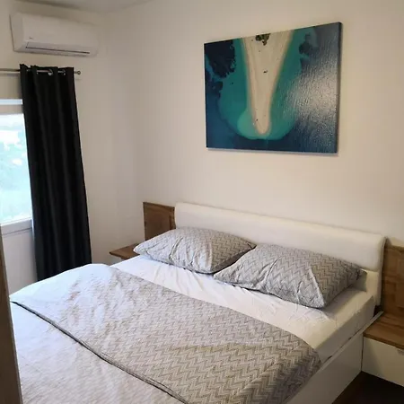 Apartment Tomi - With Beautiful View